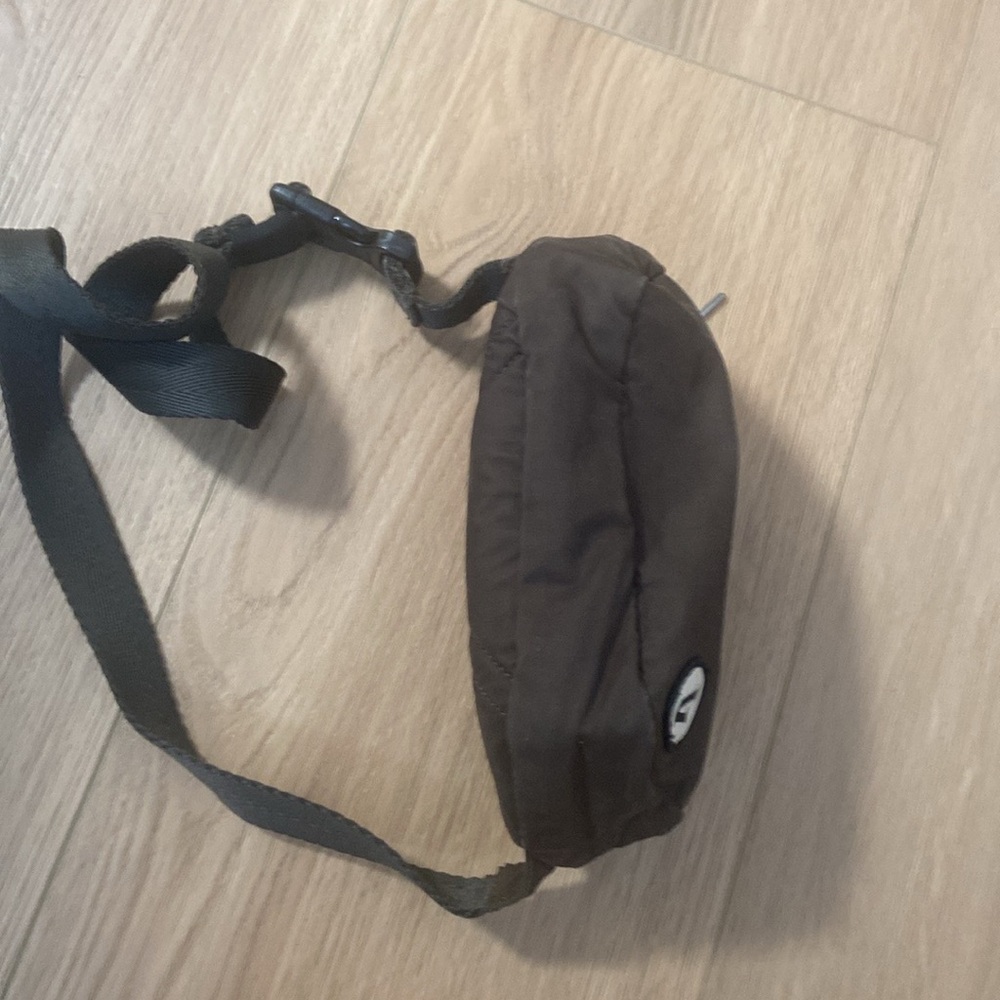 Vuori Army Belt Bag - Picture 6 of 8